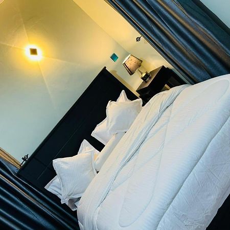 カンパラ Sequoia Living Bed & Breakfast エクステリア 写真